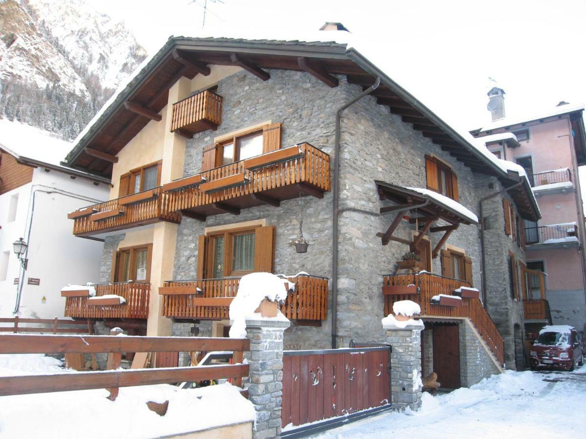 Appartamenti Lo Scoiattolo - Noce E Nocciola Pré-Saint-Didier Exterior photo